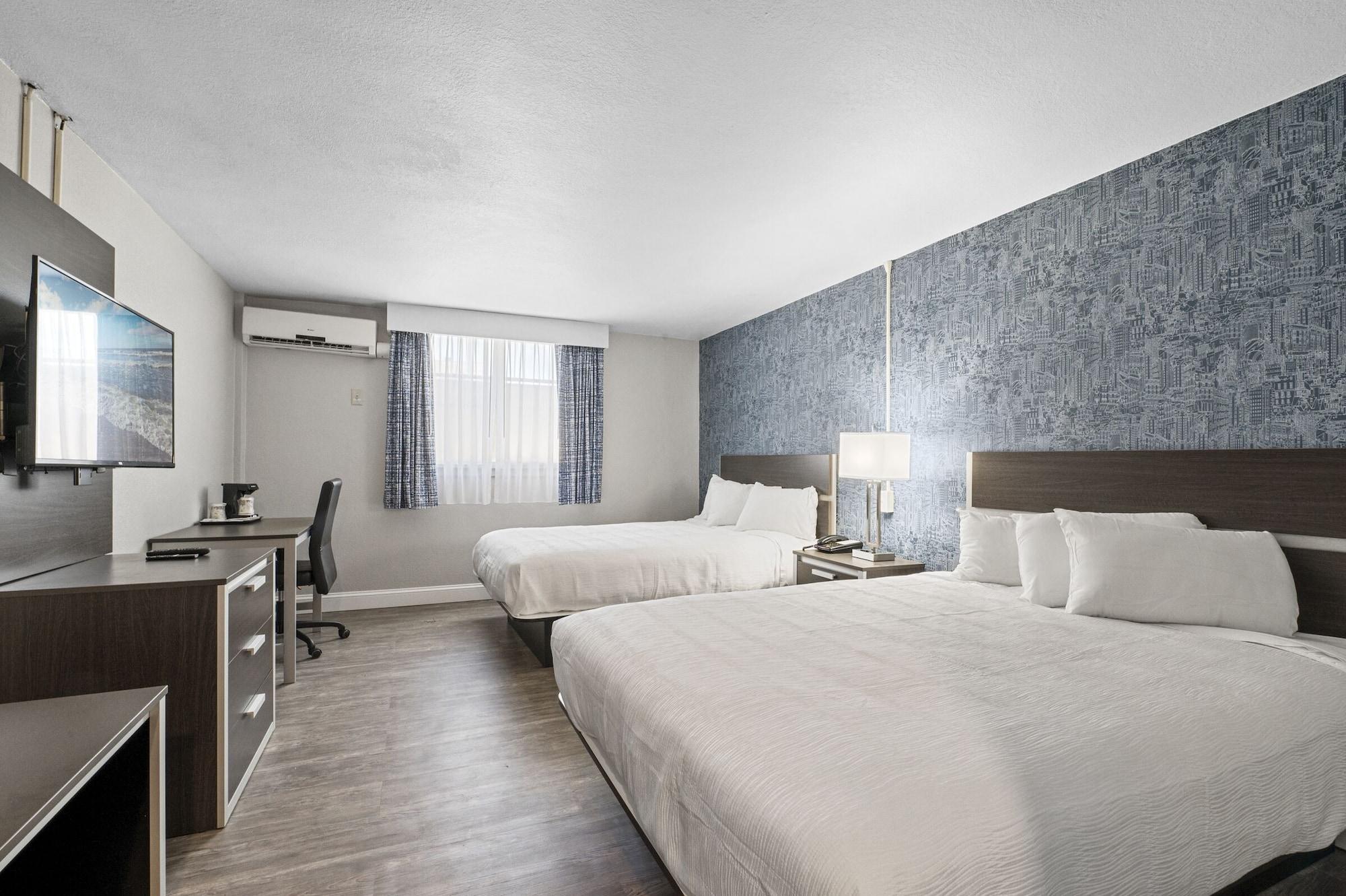 Super 8 By Wyndham Watertown/Cambridge/Boston Area Hotel Exterior photo
