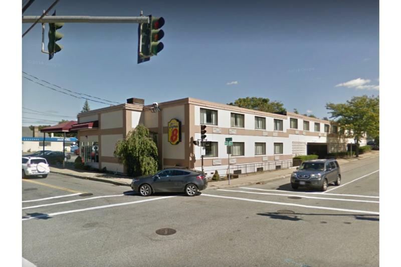 Super 8 By Wyndham Watertown/Cambridge/Boston Area Hotel Exterior photo